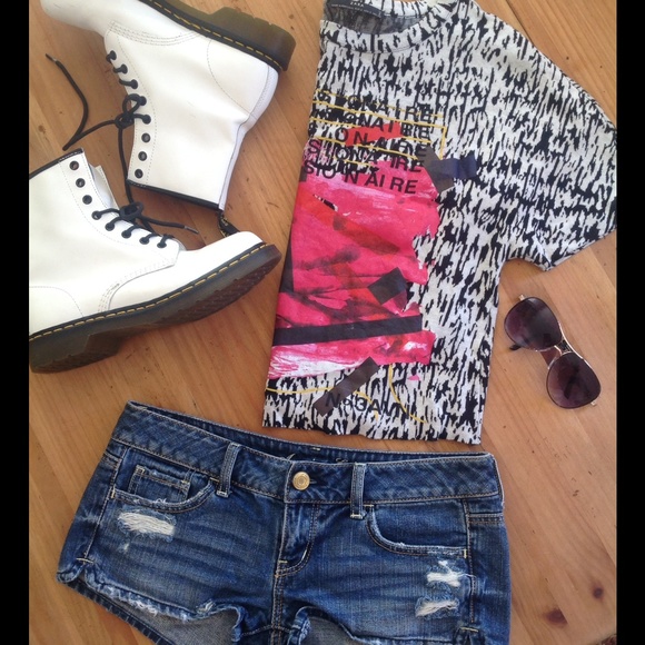 Sz 2 American Eagle Denim destroyed Short Shorts