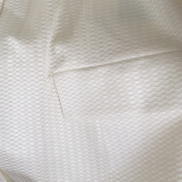 Cream suit - Picture 4 of 4