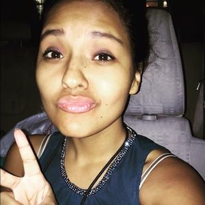 Meet your Posher, Elise