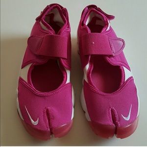 Women's Nike Air Rift size 8