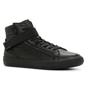 Men's high top sneaker