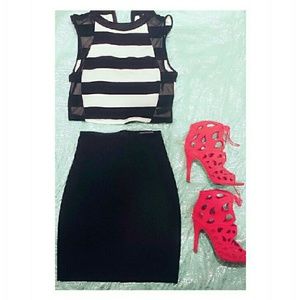 Brand New Foreign Exchange  Black Pencil Skirt