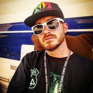 Meet your Posher, Troy