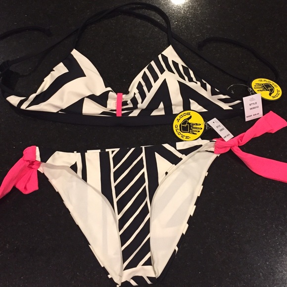 Body Glove 2 piece bikini - Picture 2 of 4