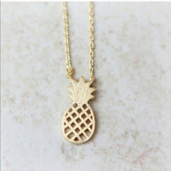**New gold color pineapple necklace tiny charm - Picture 2 of 3