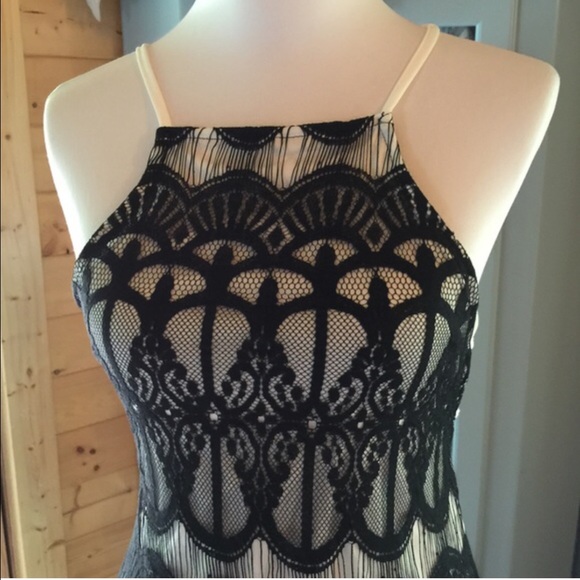 Gorgeous Black LACE Halter Style Dress NEW w/Tags - Picture 2 of 4