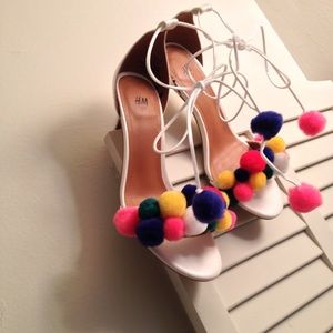 Pom Pom sandals