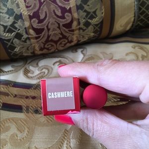 Liquid matte lipstick