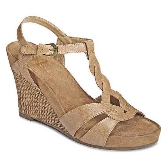a2 wedge sandals