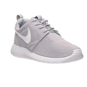 Roshe Run One Grey/White - Size 7 in Women's