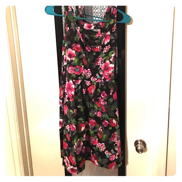 Mini floral dress with sexy back!