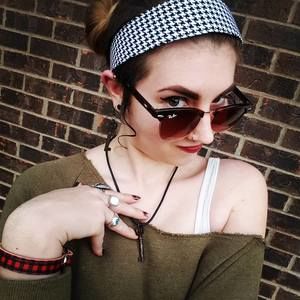 Meet your Posher, Paige