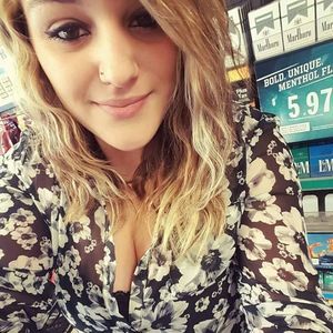 Meet your Posher, Alexis