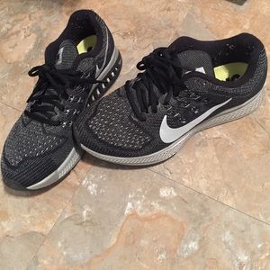 Nike black athletic shoes