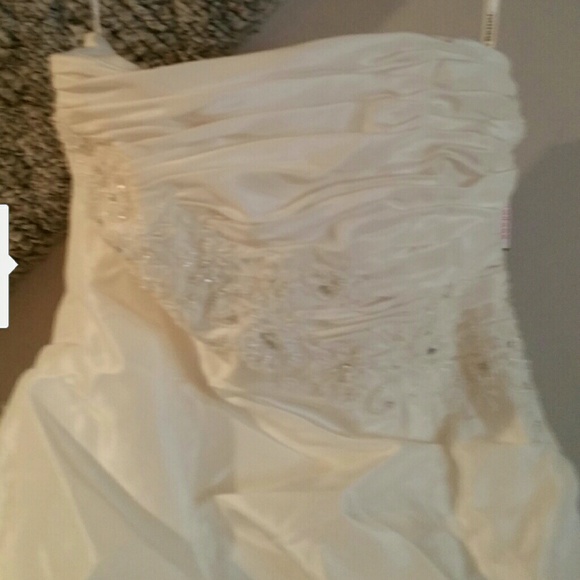 Wedding gown 💜 MAKE ME AN OFFER - Picture 4 of 4
