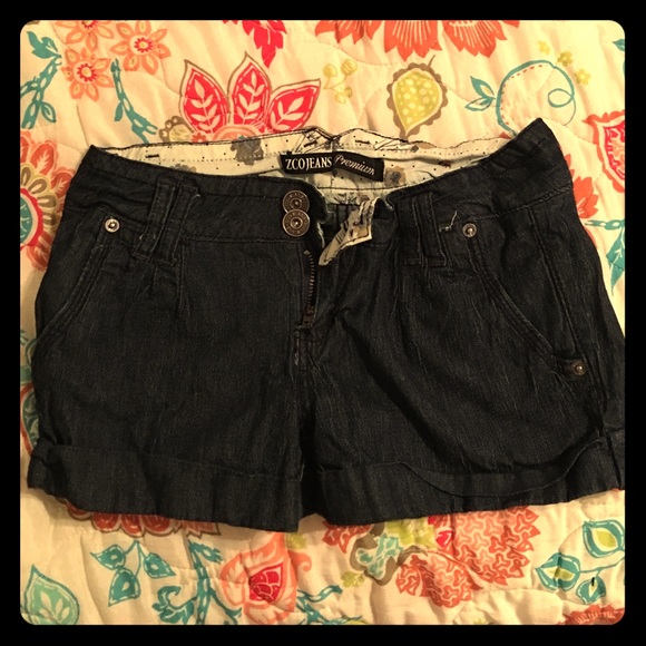 Size 7 ZCO jean shorts