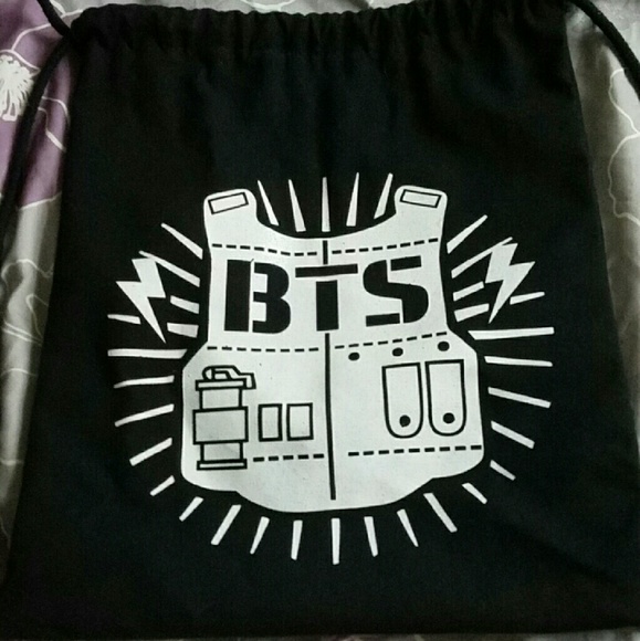 A BTS string bag ?
