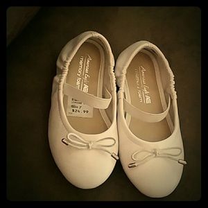 Children's white ballet flats size 7