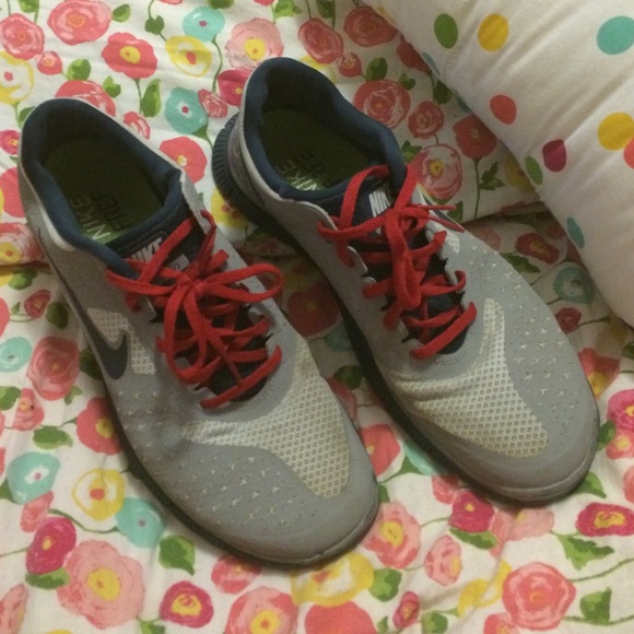 MENS TEENAGE BOYS NIKE style FREE SHOES SIZE 10