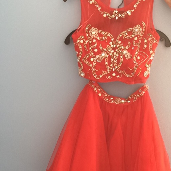 Dresses & Skirts - Prom/Semi dress