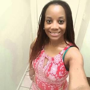 Meet your Posher, Ella