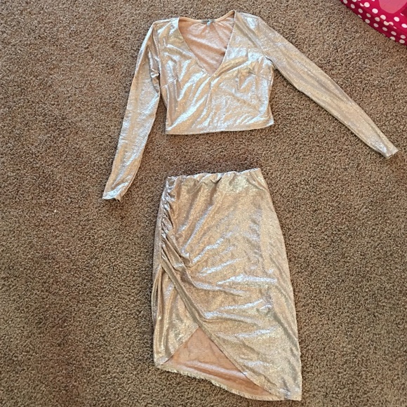 Gold luster crop top and pencil skirt - Picture 1 of 1
