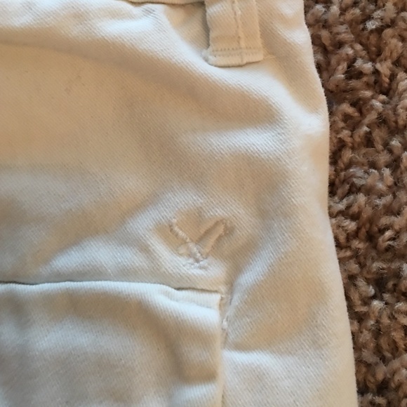 White shorts - Picture 3 of 4