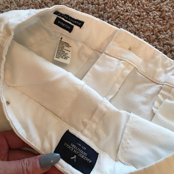 White shorts - Picture 4 of 4