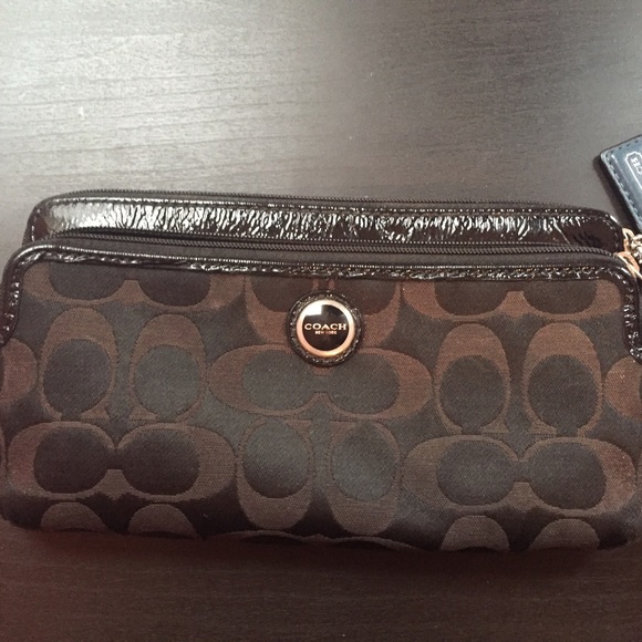 🚫SOLD🚫 coach wristlet