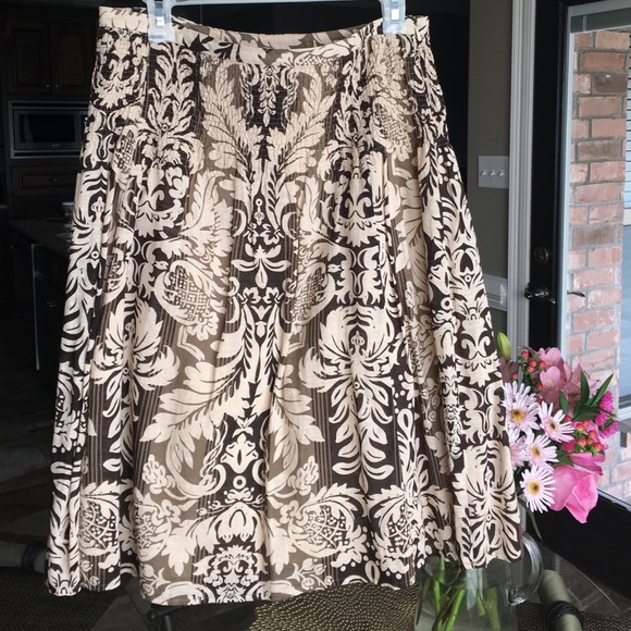 NEVER WORN Loft brown, beige flowy skirt