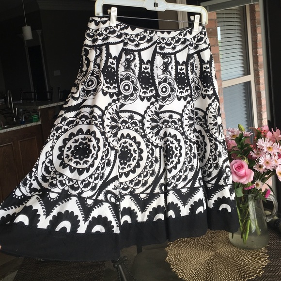 NEVER WORN Black and white Spring skirt