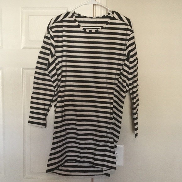 Lululemon Athletica size 8 fitted striped sweater