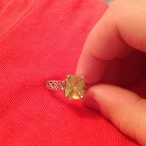 Lia Sophia green ring I believe size 6 or 7 ish