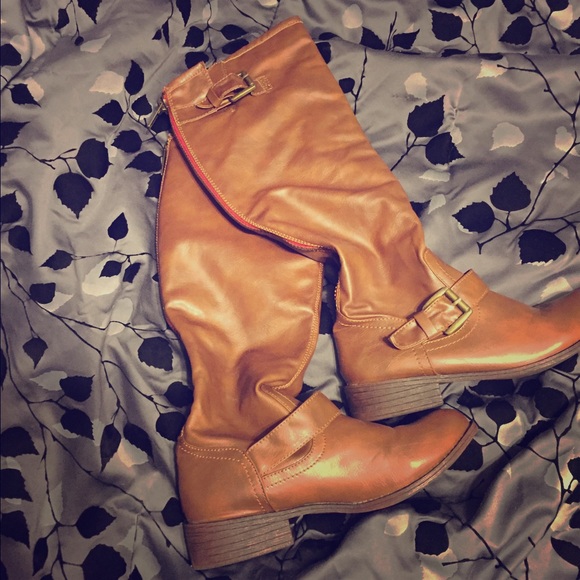 Brown boots