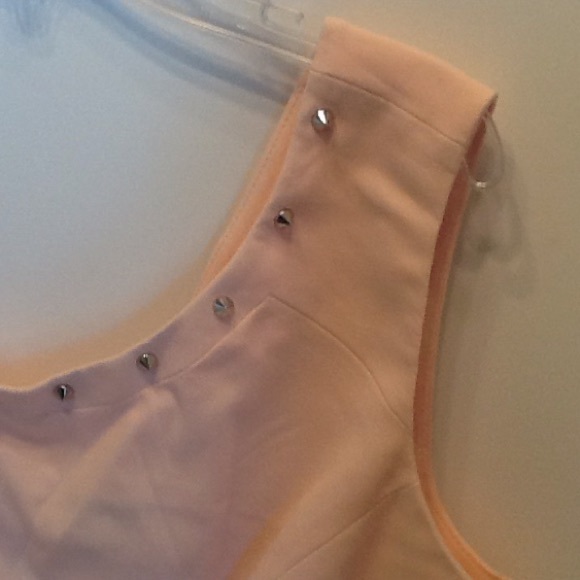 Top - Picture 2 of 4