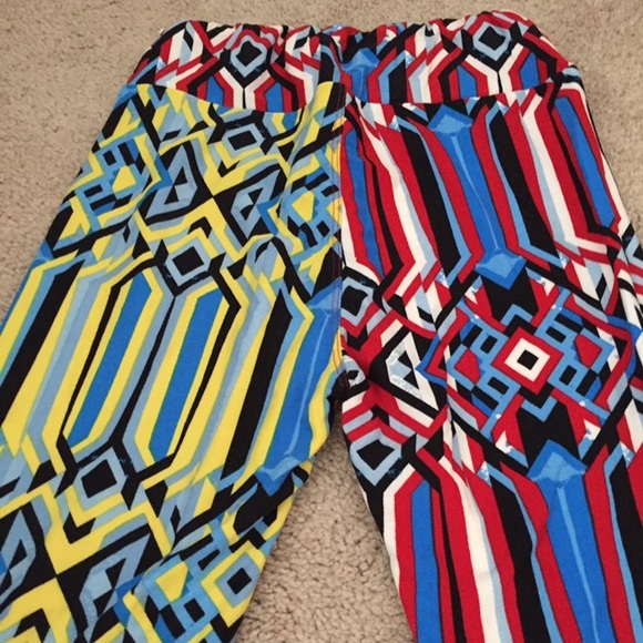 BNWT HTF LLR OS leggings.