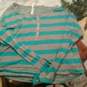 Long sleeve crop top