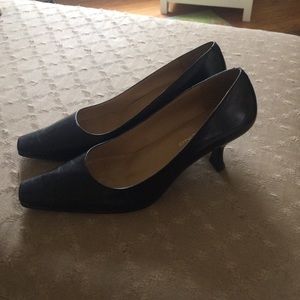 Beautiful bandolino pumps black leather