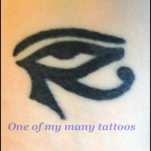 ~ VINTAGE ~ Clip-On Earrings - Picture 3 of 4