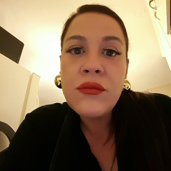 Meet your Posher, Theresa - Picture 1 of 1