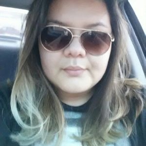 Meet your Posher, Cynthia