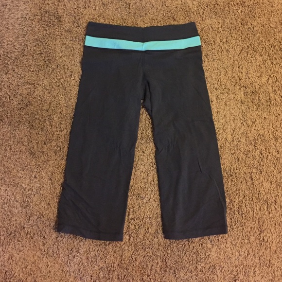 LULULEMON Reversible Slate Gray Capris