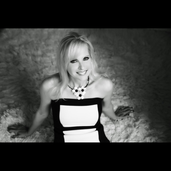 Meet your Posher, Monica