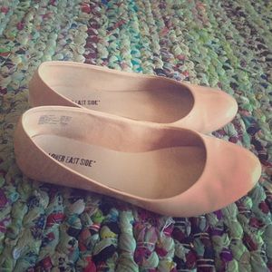 Nude flats