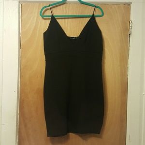 Aine Scallop Edge Midi Dress