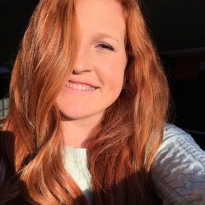 Meet your Posher, Becca