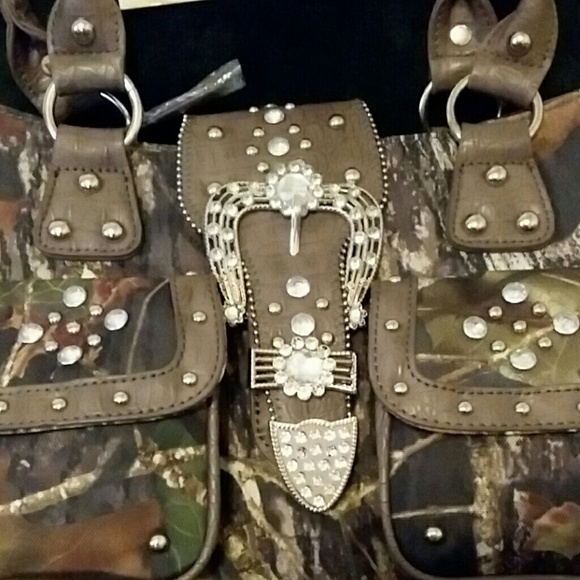 **SOLD**Mossy oak rhinestone bag - Picture 3 of 4