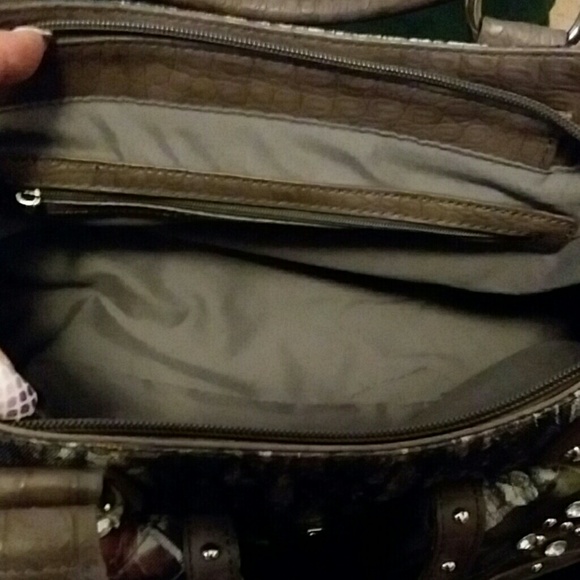 **SOLD**Mossy oak rhinestone bag - Picture 4 of 4