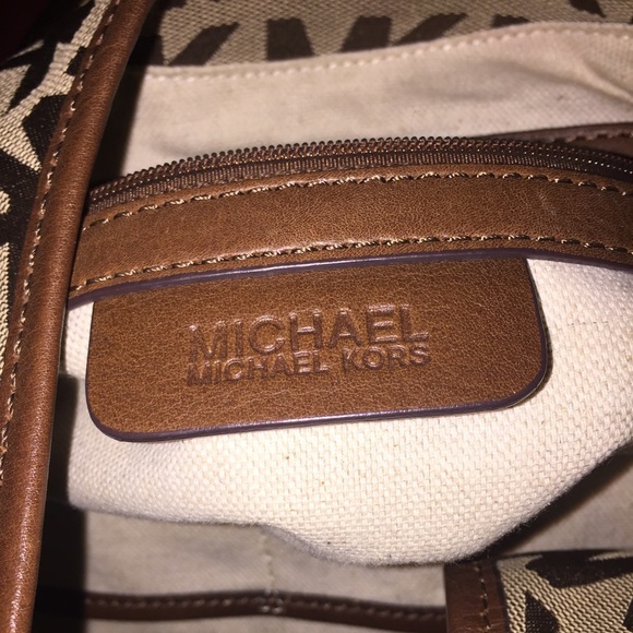 MICHAEL KORS Ludlow Sig Large Shoulder Bag. - Picture 4 of 4