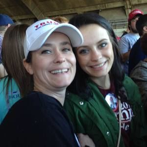 Meet your Posher, Leigh